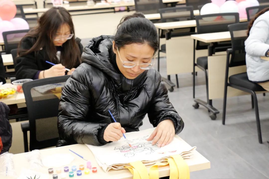 人文眷注 | 魅力女神 绽放金海--金海不锈钢2025年三八妇女节运动_广东金；；；；；Ｑだ眉庞邢薰 - 不锈钢 - 商业 - 物流