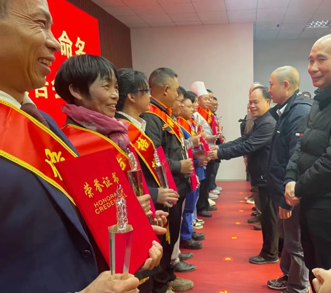 弘扬工匠精神 成绩出彩人生丨2023年梧州工匠命名暨先进事迹报告会召开--金海不锈钢酸洗厂厂长陈新华荣获“梧州工匠”称呼_广东金海；；；Ｑだ眉庞邢薰 - 不锈钢 - 商业 - 物流