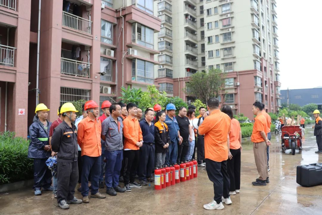 消防清静 | 筑牢消防清静防地--金海不锈钢开展消防应急疏散逃生演练！_广东金；；Ｑだ眉庞邢薰 - 不锈钢 - 商业 - 物流