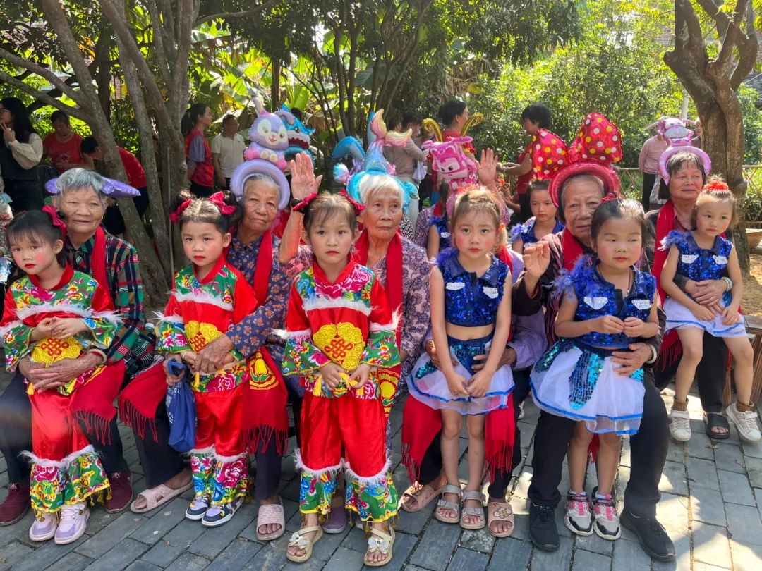 社会公益 | 老幼同乐?话重阳--金海不锈钢2024年重阳节敬老慰问运动_广东金海唬Ｑだ眉庞邢薰 - 不锈钢 - 商业 - 物流