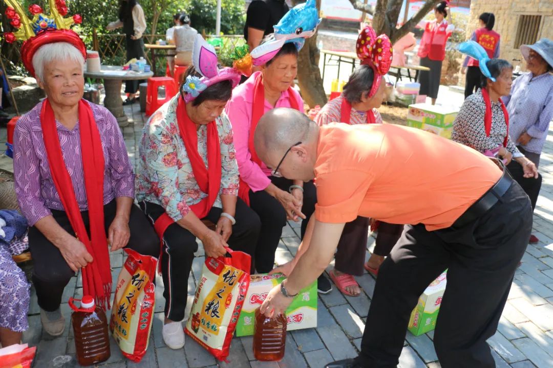 社会公益 | 老幼同乐?话重阳--金海不锈钢2024年重阳节敬老慰问运动_广东金海唬Ｑだ眉庞邢薰 - 不锈钢 - 商业 - 物流
