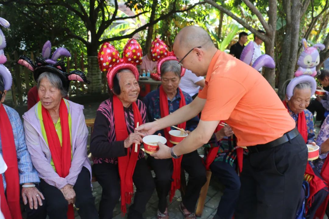 社会公益 | 老幼同乐?话重阳--金海不锈钢2024年重阳节敬老慰问运动_广东金海唬Ｑだ眉庞邢薰 - 不锈钢 - 商业 - 物流