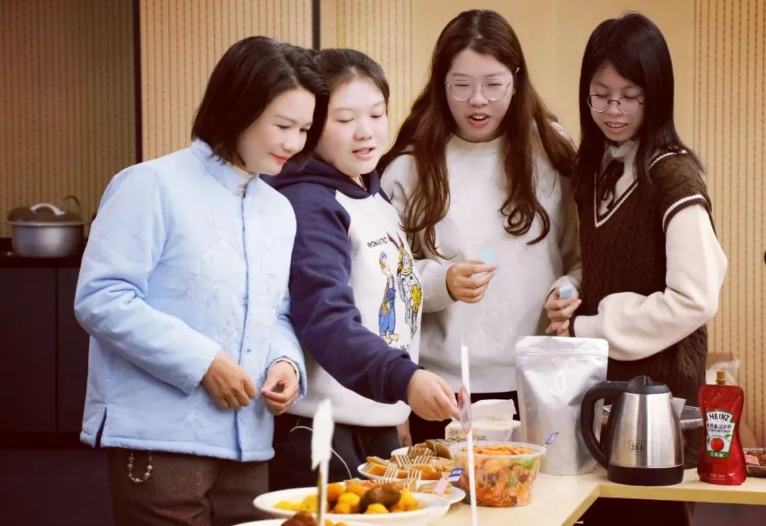 人文眷注 | 魅力女神 绽放金海--金海不锈钢2025年三八妇女节运动_广东金；；；；；Ｑだ眉庞邢薰 - 不锈钢 - 商业 - 物流