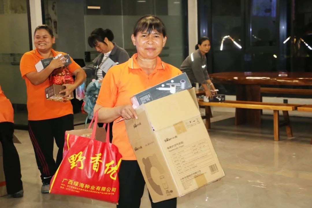 人文眷注 | 金秋九月 感恩偕行-金海不锈钢8-9月员工整体生日会圆满举行_广东金海；；；；Ｑだ眉庞邢薰 - 不锈钢 - 商业 - 物流