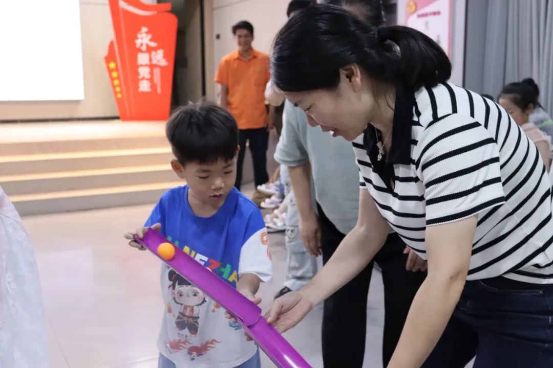 人文眷注 | 欢喜六一 与人文眷注 | 欢喜六一 与你童行--金海不锈钢2025年六一亲子运动来啦！你童行--金海不锈钢2025年六一亲子运动来啦！_广东金海；Ｑだ眉庞邢薰 - 不锈钢 - 商业 - 物流